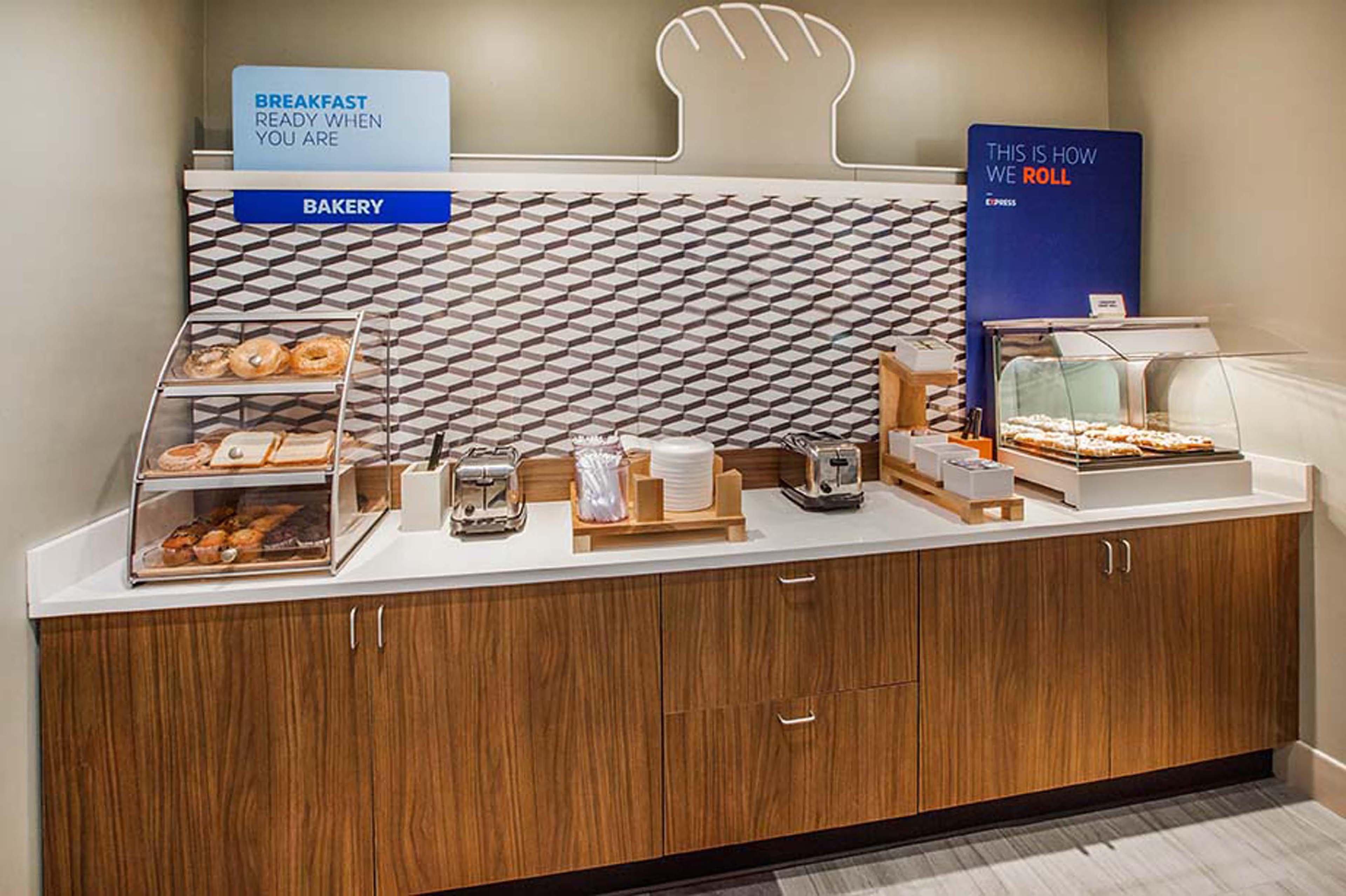 Holiday Inn Express Hillsborough-Durham Area By Ihg Esterno foto