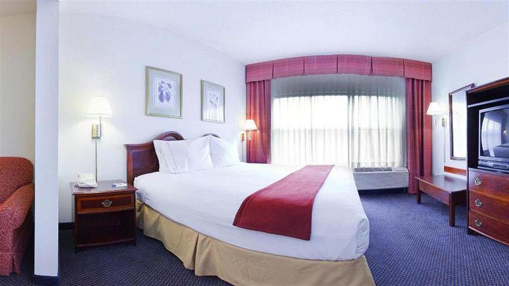 Holiday Inn Express Hillsborough-Durham Area By Ihg Esterno foto