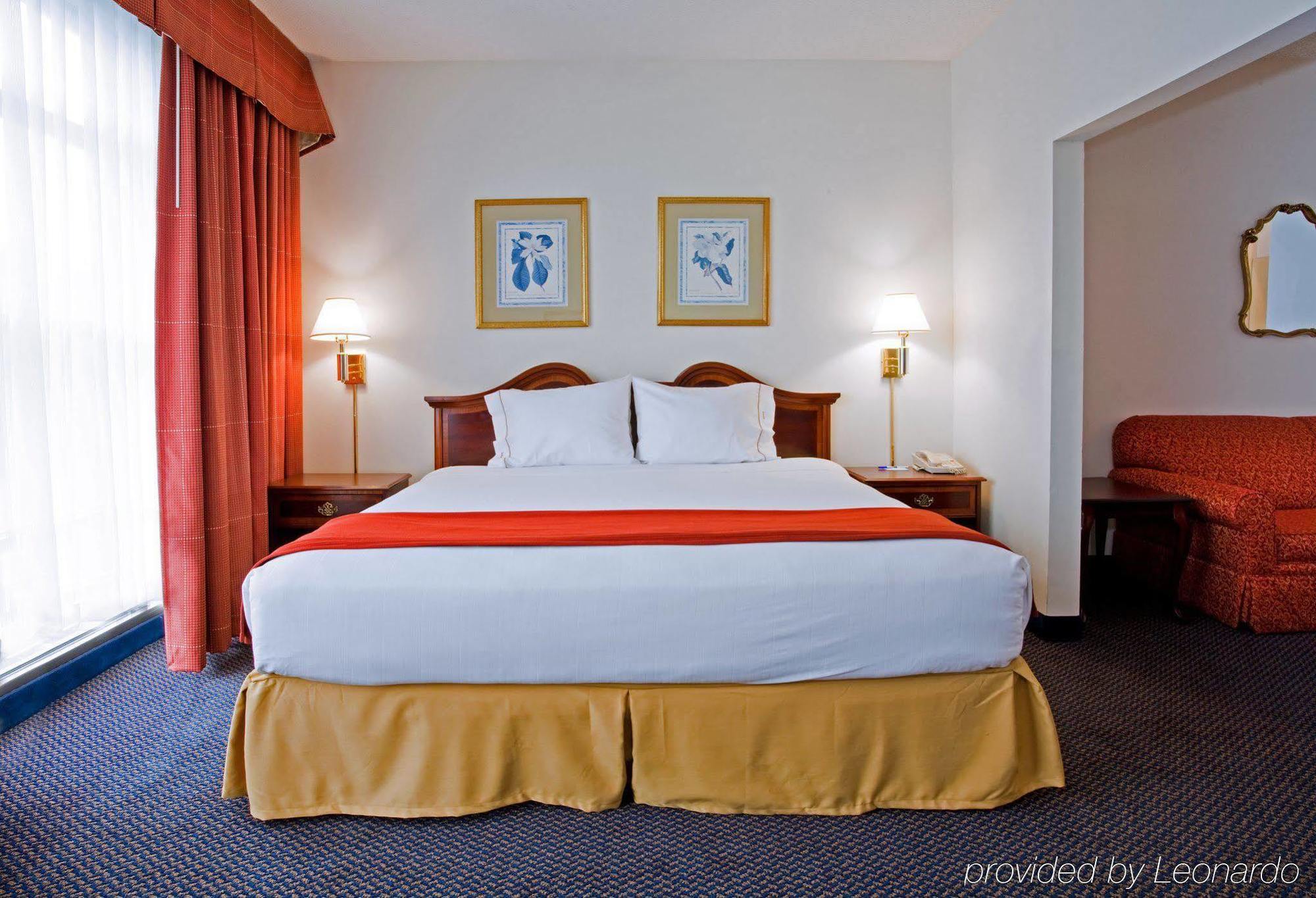 Holiday Inn Express Hillsborough-Durham Area By Ihg Camera foto